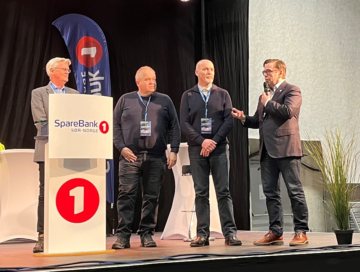 Partene i arbeidslivet representert på scenen under Vikersundkonferansen